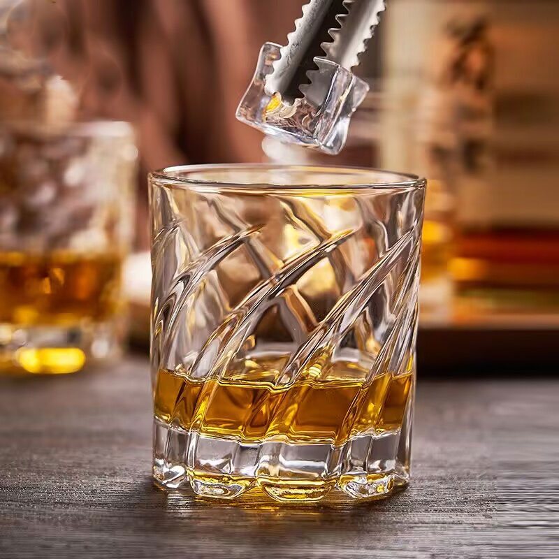 Embossed Whiskey Glass High-Qu - Wine To Beer To Liquor recensione e prezzo