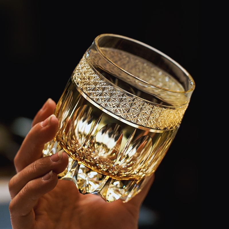 Hand Cut Warrior Armor Amber E - Wine To Beer To Liquor recensione e prezzo